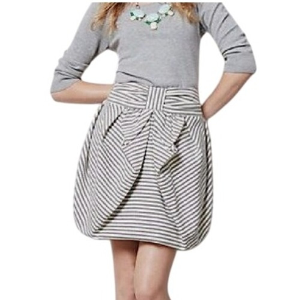 ANTHROPOLOGIE EVA FRANCO Kenley Black‎ White Tulip Balloon Skirt EUC Size 0